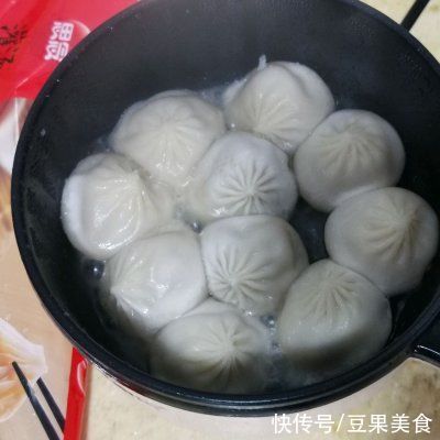 简单美味，水煎脆皮灌汤包走起