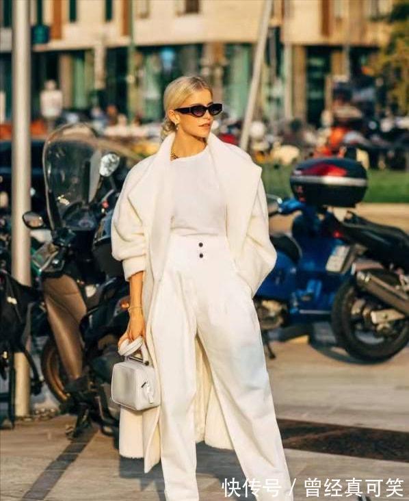 色彩 白裤子+大地色系穿搭,贵气有质感,今年就流行这么穿
