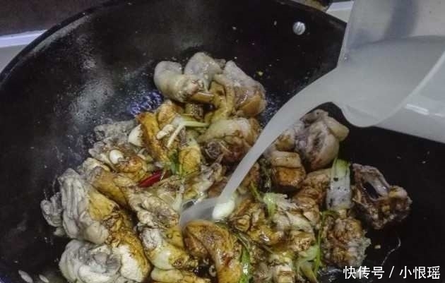 色香味|色香味俱全的这道三杯鸡,能让你胃口大开,多吃一碗饭!