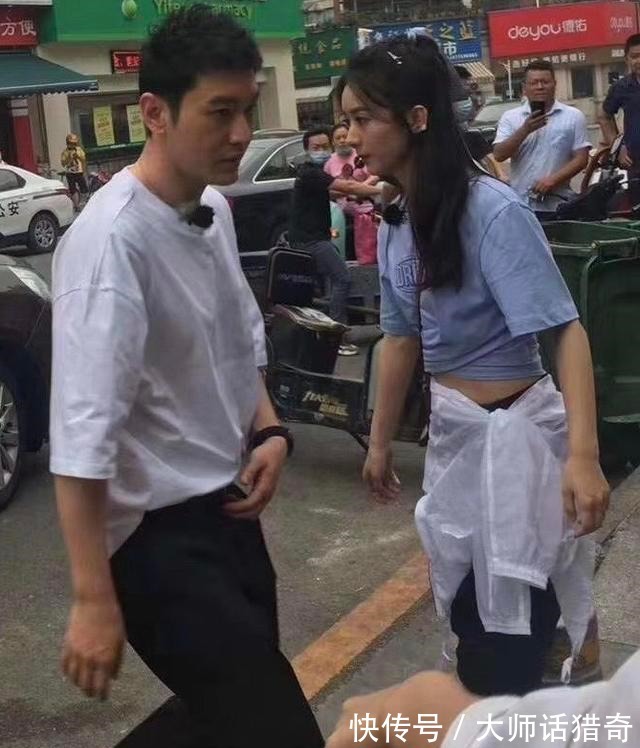 眼袋|赵丽颖《中餐厅》路人相机下的真实颜值虽然有眼袋，依旧超漂亮