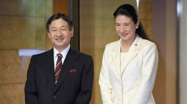 德仁天皇|文仁成为日本皇室第一顺位继承人，18岁的爱子公主将成为平民