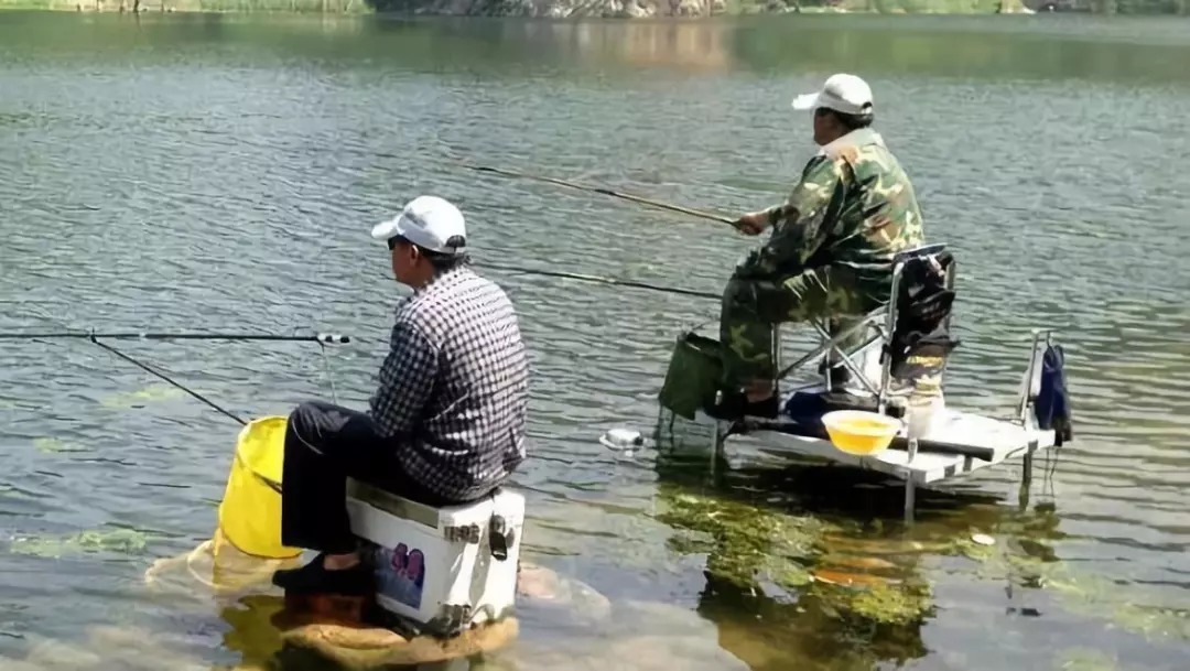 钓鱼时,在子线上卷铅皮,效果出乎意料的好