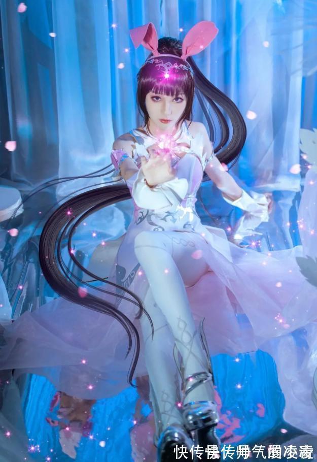 小姐姐|《斗罗》美女COS小舞,颜值超标,身材傲人,粉丝:心动的感觉