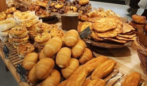 买面包时，尽量避开这一种，烘焙师：只有不懂的人才会吃