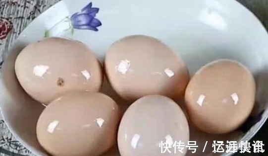 鸡蛋别放冰箱冷藏，学会3个土方法，轻松保存半年，像刚买的一样