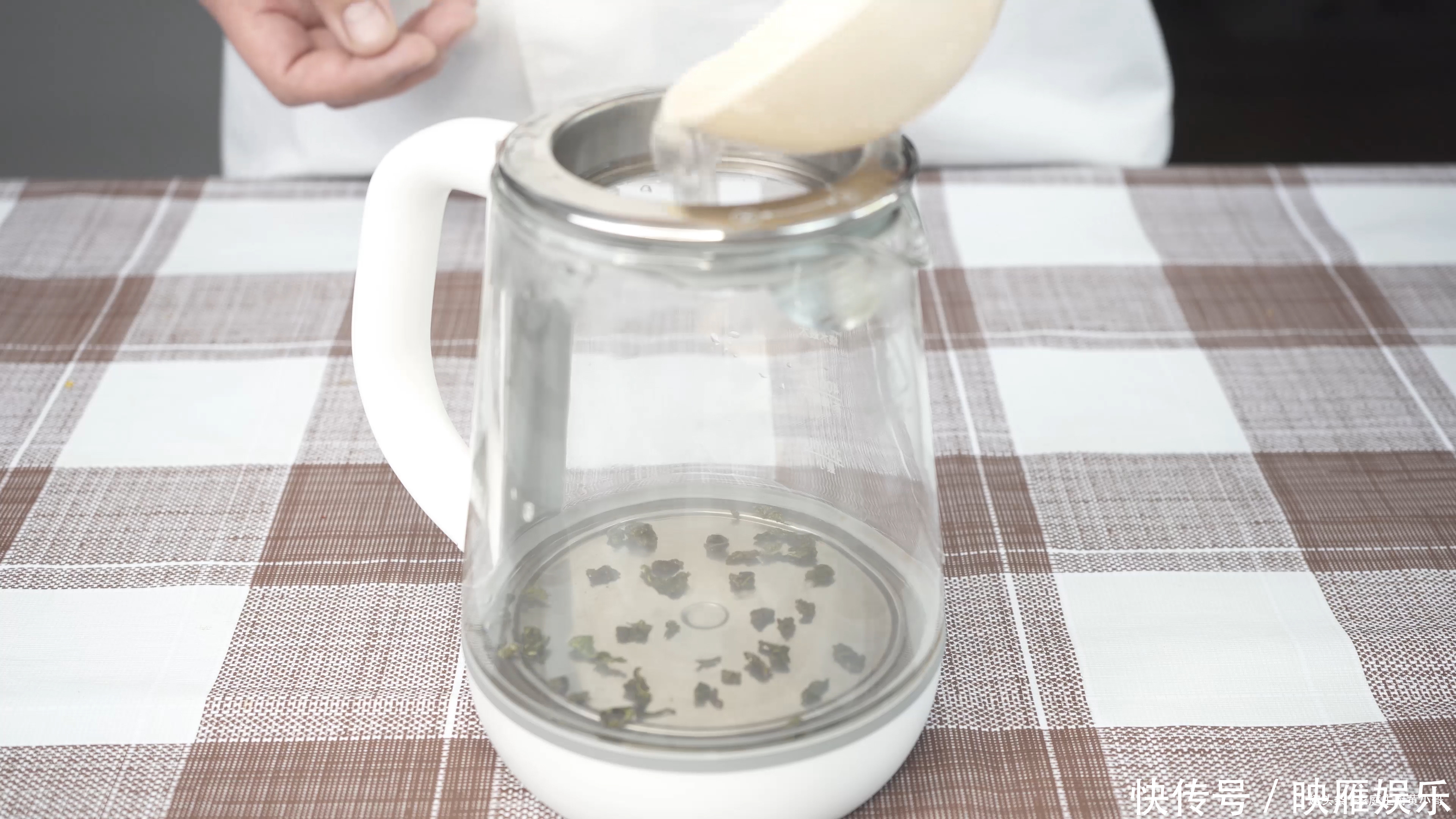 93岁奶奶喝了一辈子的萝卜茶,做法过程全部教你,很简单也营养