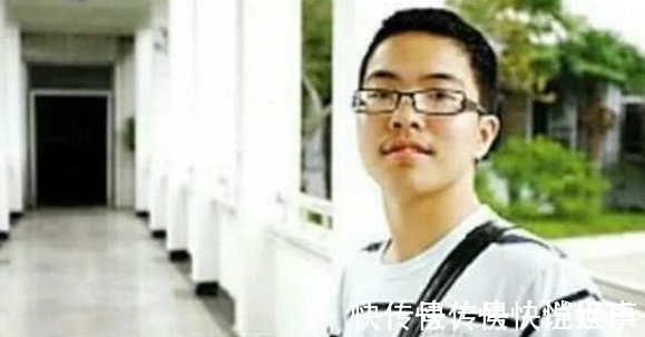 阅卷&他高考作文仅写755字,有30字阅卷组长也不认识,却被评为满分作文