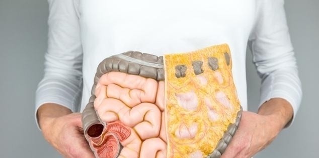 通便|一天8杯水还便秘,肠道很干燥,水里加2物留住肠道水分不便秘