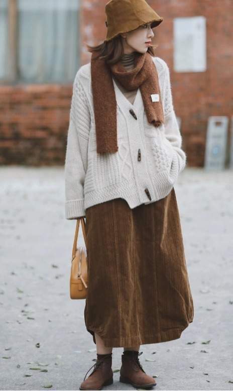 半身裙 这些才是适合普通人的针织衫穿搭,简约随性又时髦,保暖舒适