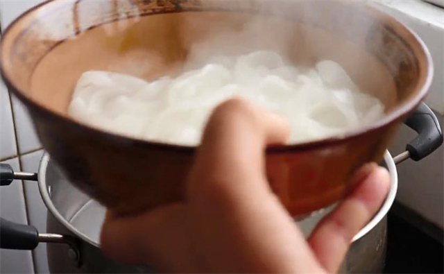榨菜丁|纯手工自制土豆粉，原来诀窍那么简单，劲道爽滑，看一遍就学会