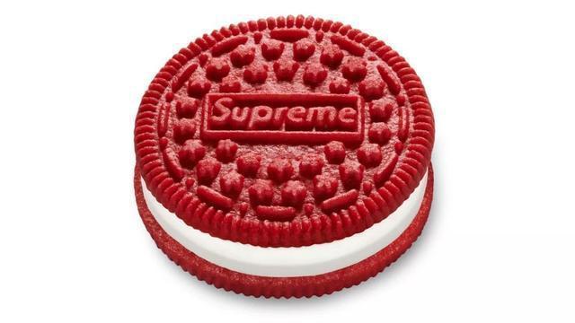 卫衣 Supreme x GCY郭春雨 2022 联名系列单品海报公布,争议性新作