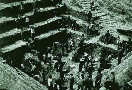 此人被称盗墓界“祖师爷”,晚年金盆洗手,协助国家挖出千年美人