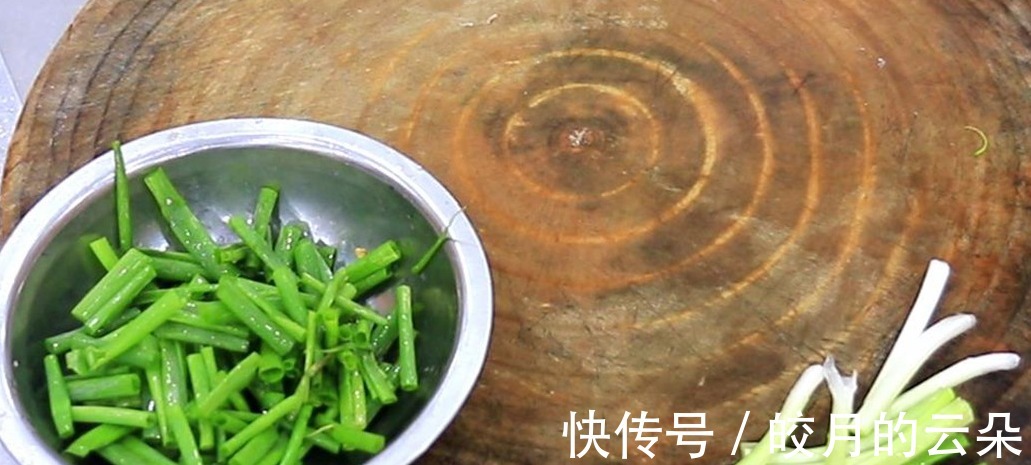 鸭块|鸭肉怎么焖才好吃厨师长教你做法，出锅鲜香四溢，鲜嫩入味！