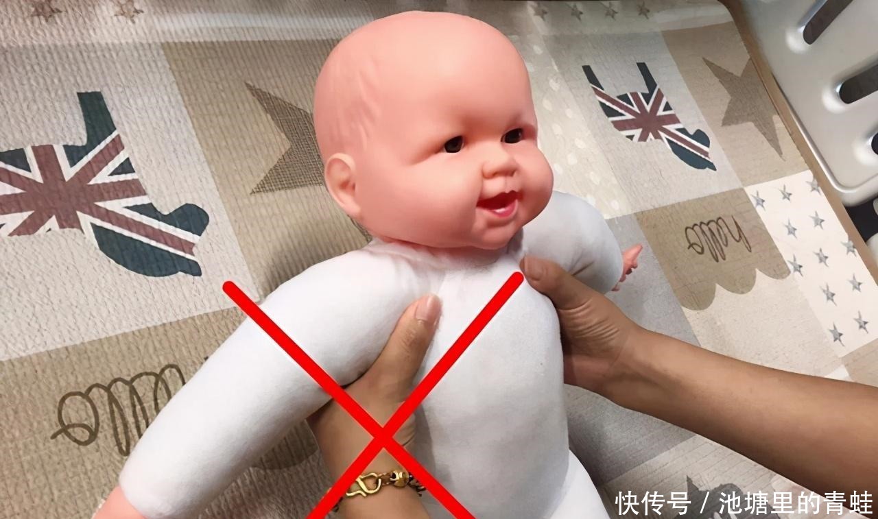 为啥|为啥宝宝总爱被竖抱,一横着抱就容易哭闹不止原因在这儿