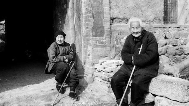 幸福指数|老人活到多少岁算长寿实话实说活到这个岁数,幸福指数比较高