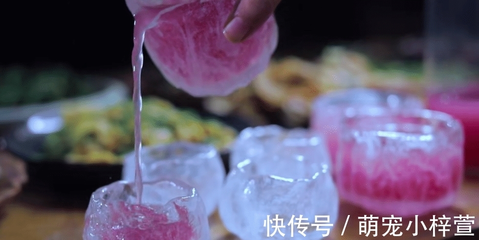 毛豆|李子柒晒秋收家宴，吸引三千万人观看，满满一桌子的美味，太馋人