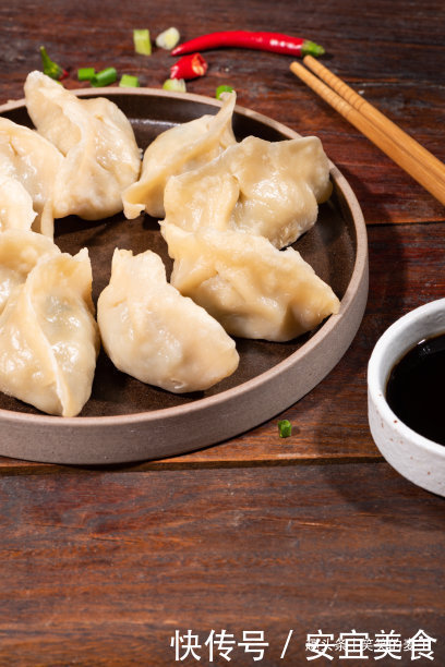 超市里的速冻饺子,12元一袋甚至还有5元一袋的,为啥这么便宜