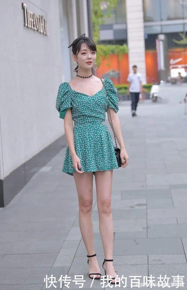 今秋火了一种新穿法,“上暖下凉”运用得炉火纯青,时髦又优雅!