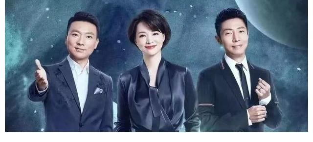 央视举办2022年签约活动,四位门面主持现身,不见任鲁豫身影