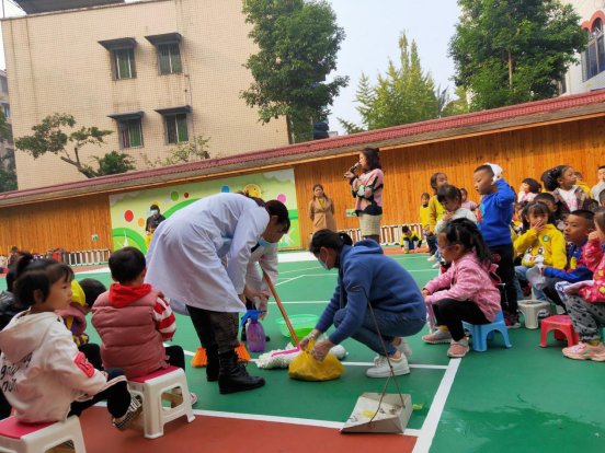 呕吐|预防传染，科学防控！ ——夹江机关幼儿园开展秋冬季传染病预防知识宣传及突发诺如病毒演练