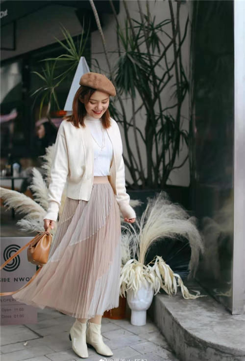 女人到了中年，最好少穿这3种颜色，不是显老就是装嫩，快自查！