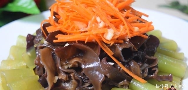 简单|莴笋拌木耳最好吃的做法,配方简单又美味,看看你喜欢吃不?