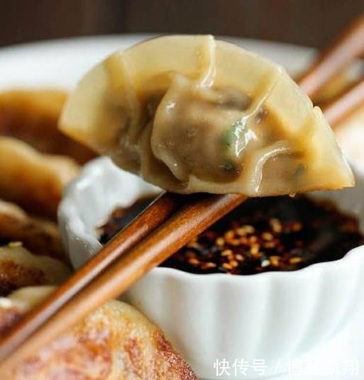 叉烧包|早餐自己做汤包、煎饺、叉烧包, 汤都是新鲜的!