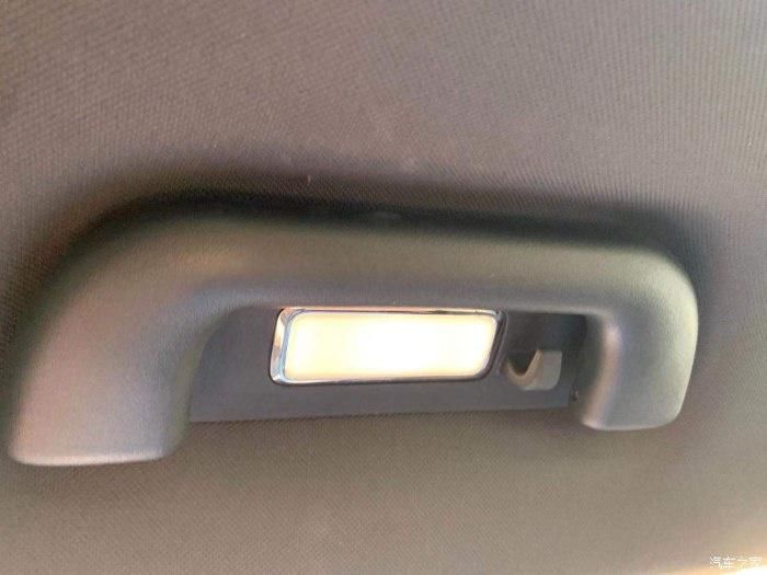 国产车|享受放荡不羁的赛力斯SF5,黑赛所向披靡!