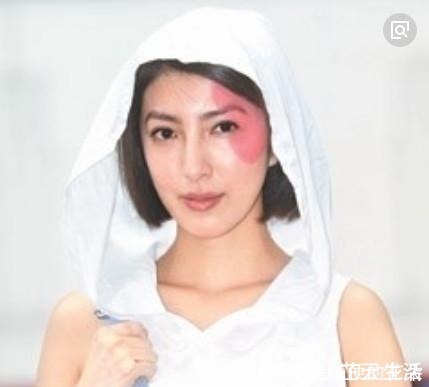 |5个钟无艳,范文芳版最搞笑,郑裕玲版丑爆了,她就像钟无艳本人