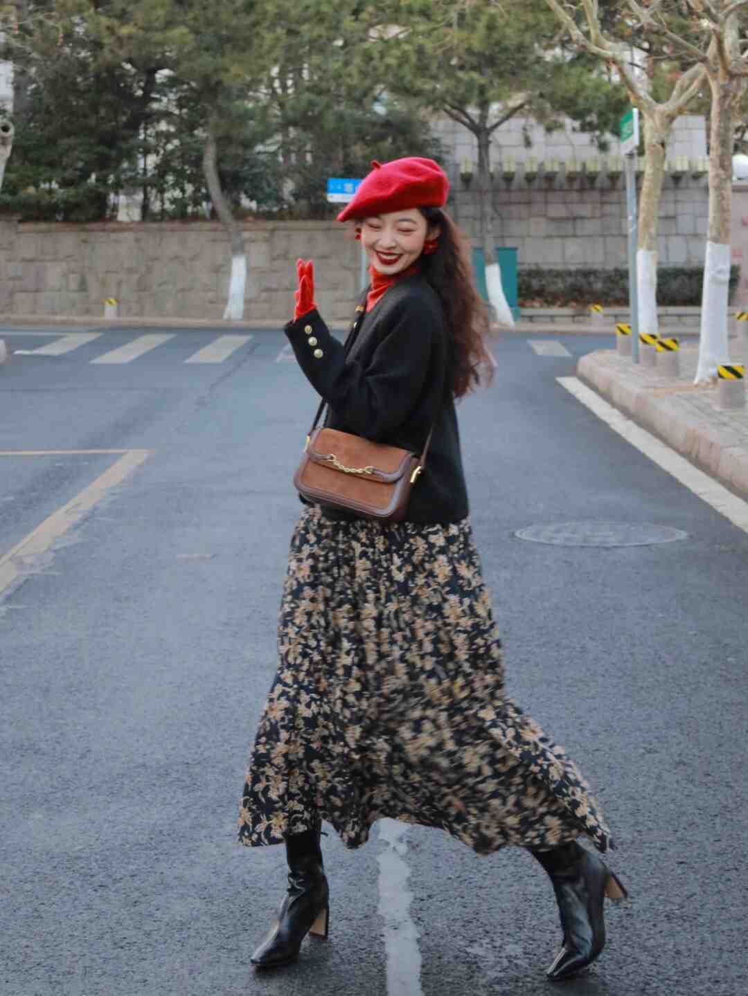 单品|黑红色怎样搭才不落入俗套?试试“内红外黑”,就知道有多牛了