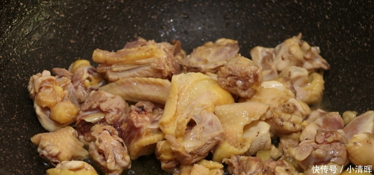 鸡肉好吃有决窍,多加一食材味道更鲜美,酱汁浓郁,肉质鲜嫩