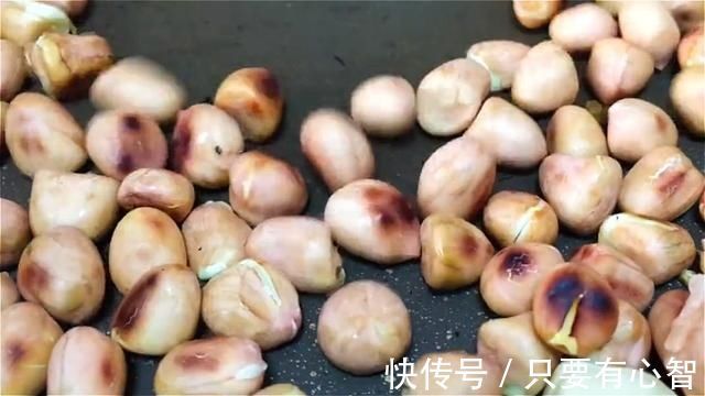 偷吃|红薯这样太解馋了，软糯香甜不沾牙，刚出锅就忍不住偷吃了，真香