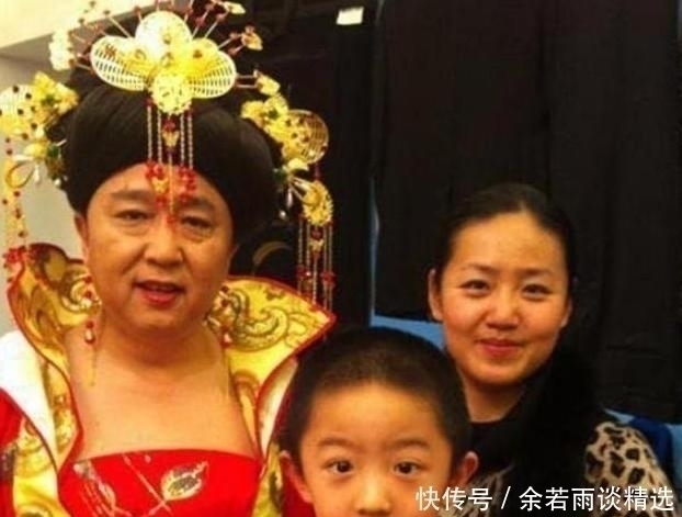 |晒晒演员于谦的豪宅:在家扮演贵妃搞笑,只因太疼爱儿子了