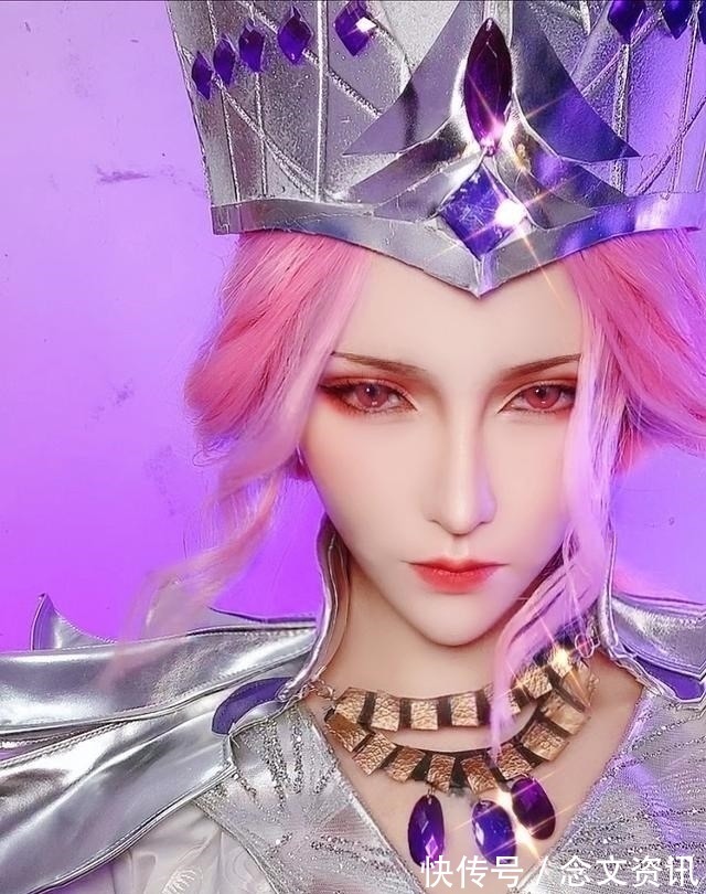 粉丝们|斗罗大陆最狠Coser一人饰演三大美女,最后赢得官方点赞!