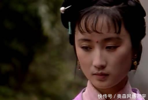 薛姨妈|薛宝钗颇有手段，为什么却能容忍夏金桂作威作福？原因很简单