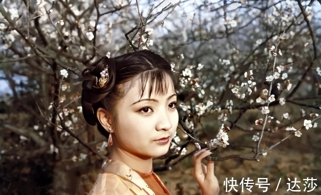 宝钗&莺儿做的这几件事差点儿毁了薛宝钗,暴露出薛家糟糕的家风和教养