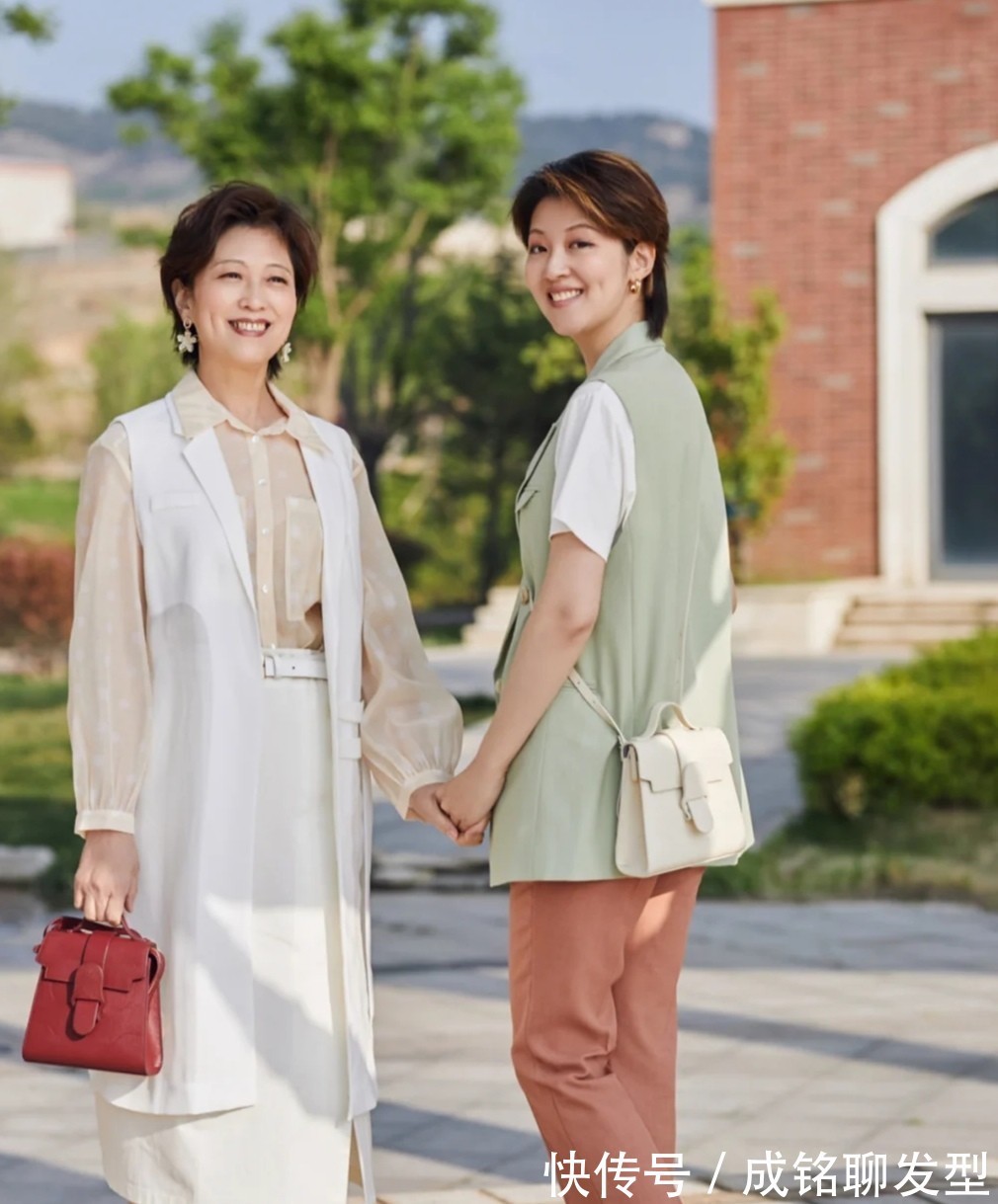 腰带|体型“微胖”的中老年妈妈们,最好别穿得太紧身,显胖又没品位