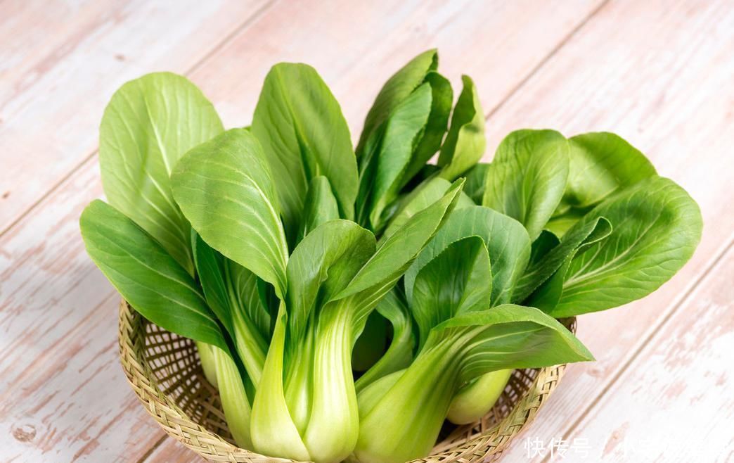 骨質(zhì)疏松的癥狀有哪些?吃什么食物可預(yù)防骨質(zhì)疏松?