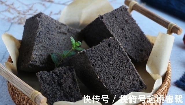 模具|黑米发糕做法，鸡蛋加牛奶上锅蒸一蒸，软糯香甜营养满满