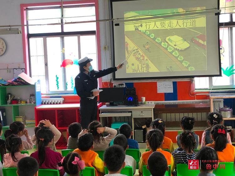 交通|桓台交警进学校开展交通安全宣传活动