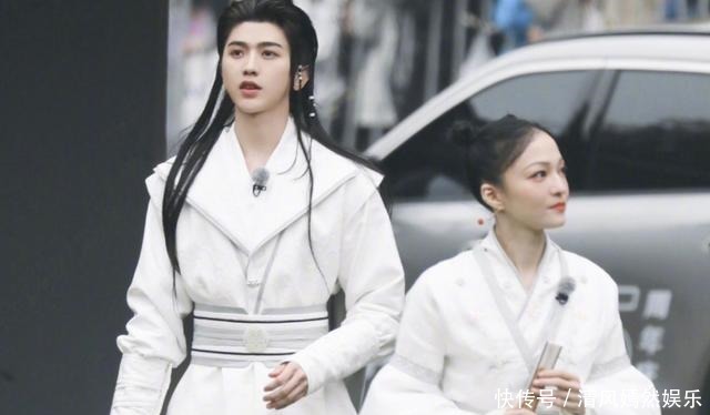 蔡徐坤|《奔跑吧》开录情侣特辑,嘉宾都穿古装,蔡徐坤张含韵CP太抢眼