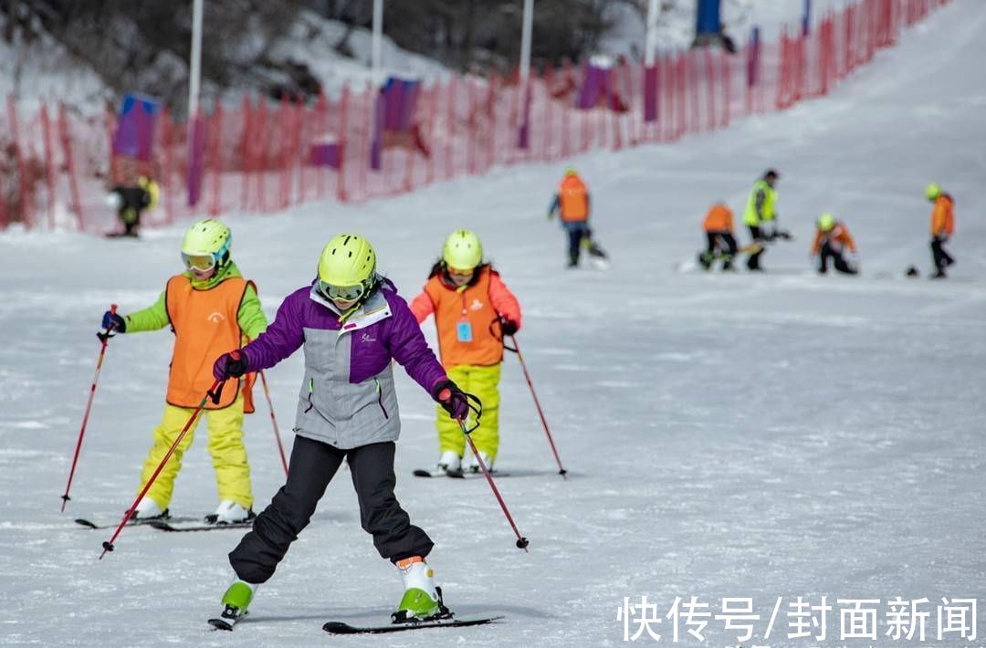 四川|探访四川阿坝孟屯河谷滑雪场 380米滑雪道让游客尽情穿梭