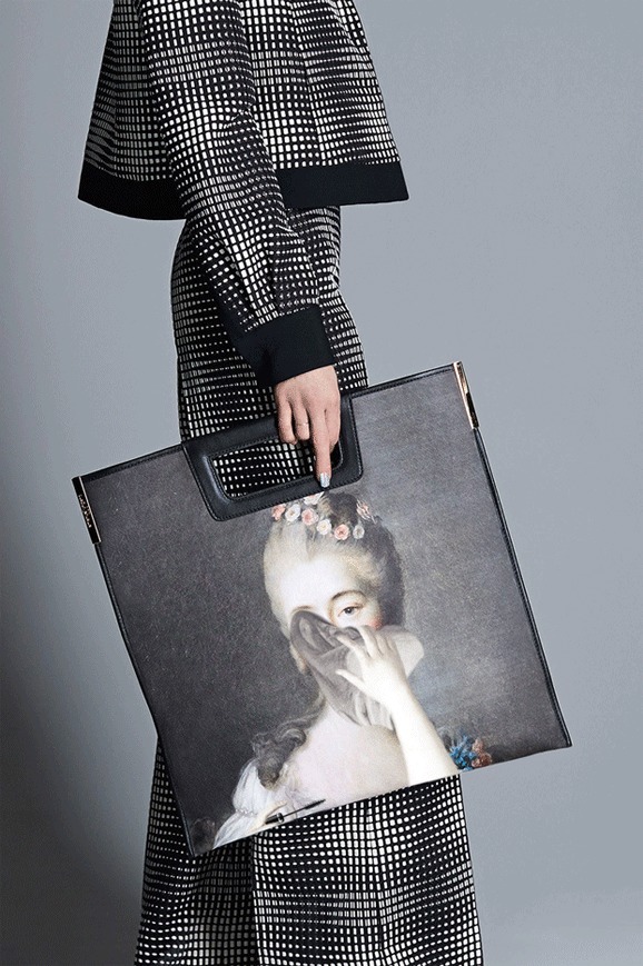 包包挎一个根本不够,背“子母包”带给你双倍实用性,款式随你挑