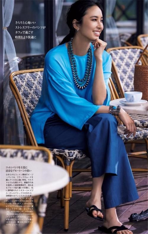 紧身衣|女人不管多大都别放弃打扮，50以后这样穿，简约大方，美得很高级