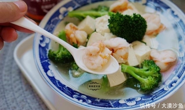 食材|秋冬进补,吃鱼吃肉不如喝这汤,食材简单,鲜美开胃特别香