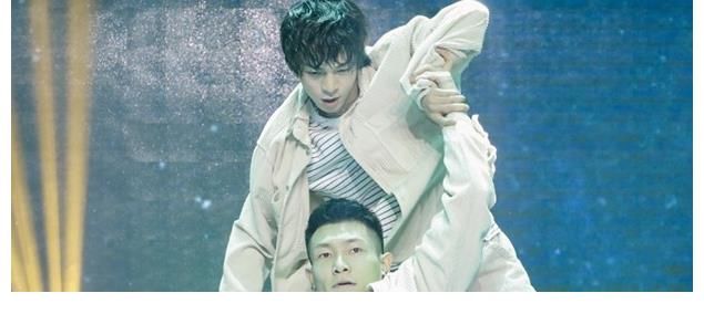 这就是街舞4|《这就是街舞4》爆点多，一波王炸冲两连冠，四爵士女神同台厮杀