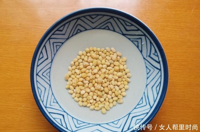 母子二人的晚餐,走红朋友圈,饭菜一锅出,收到多数好评