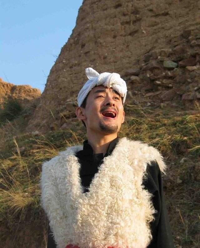 “农民的骄傲”阿宝:通过选秀节目正式出道,因身份曝光无人问津