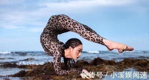 瑜伽|柔术美女展示高柔韧身躯，这身体的柔韧性，连缩骨功也行吧