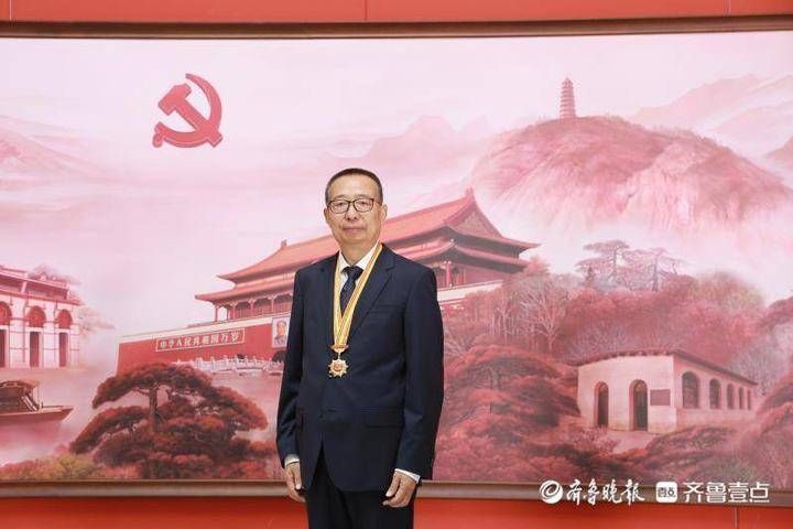 共产党员|北京归来，优秀共产党员潘鲁生再谈艺术创作：设计要服务民生